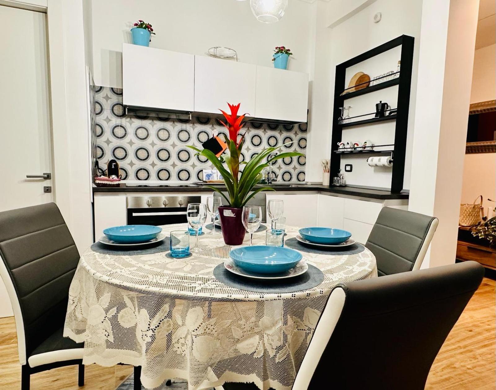 Lombardo'S Family - Free Private Parking 700M From The Station! Apartment La Spezia Bagian luar foto